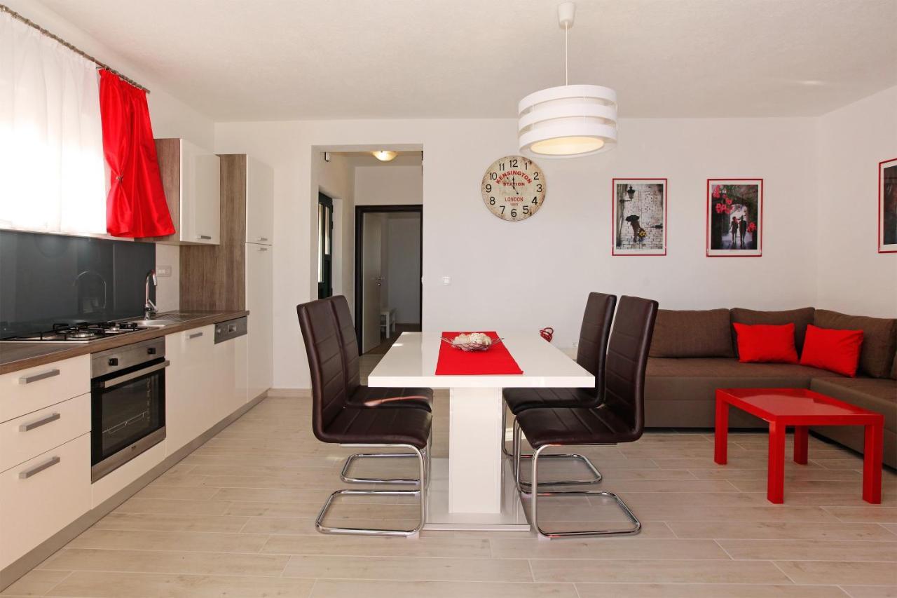 Iris Apartments Bol (Adults Only) Exterior foto