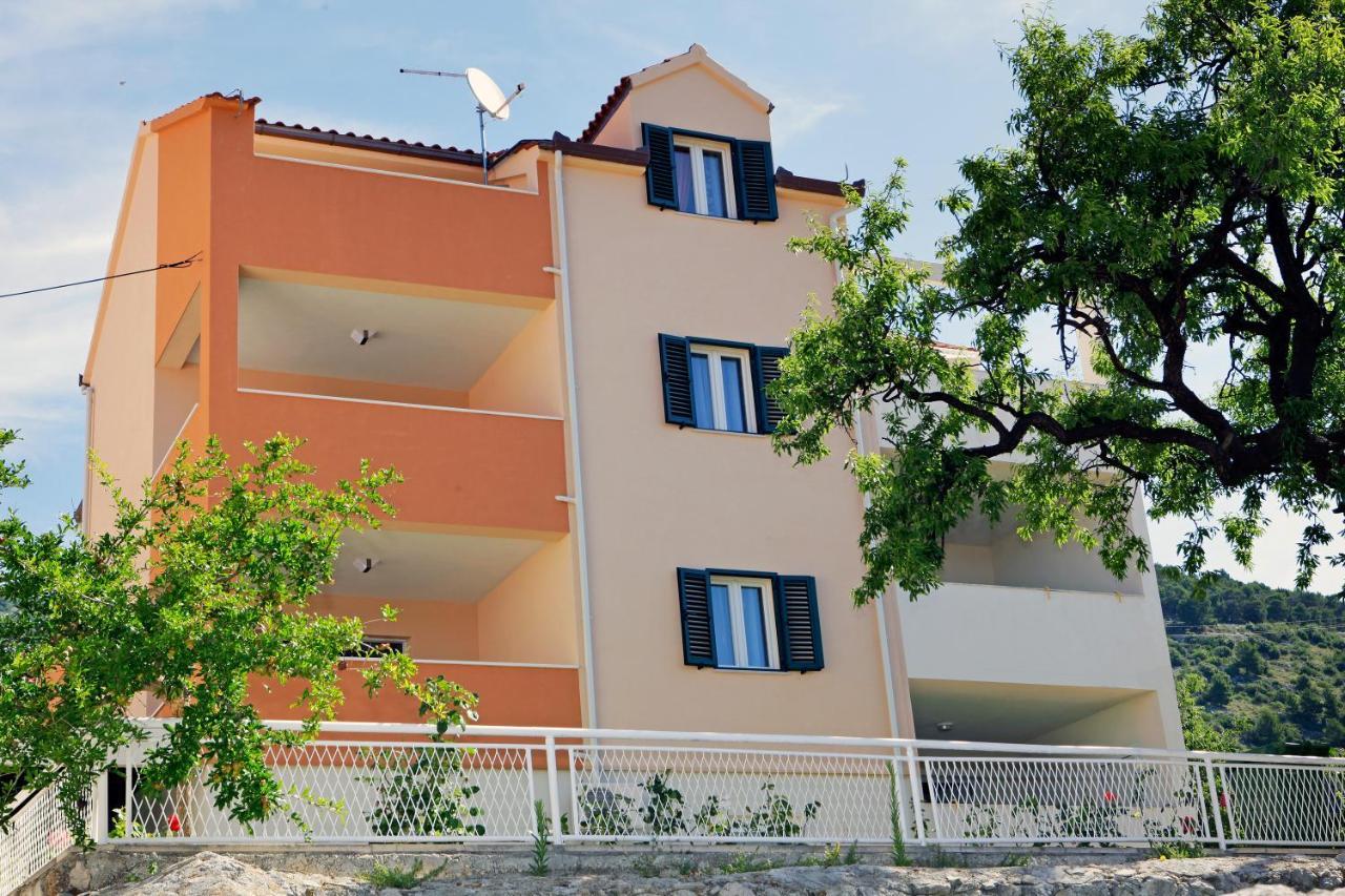 Iris Apartments Bol (Adults Only) Exterior foto
